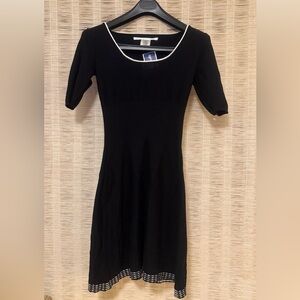 Max Studio Sweater Dress Textured Knit White Embroidered Trim Sz XS